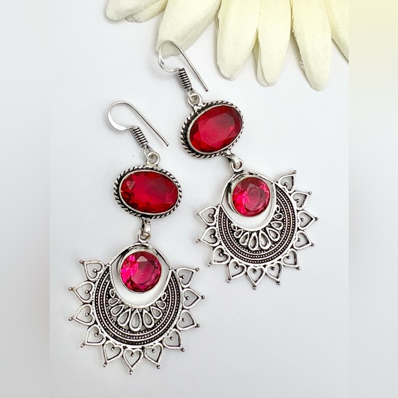 GARNET EARRINGS - Picture 14 of 14